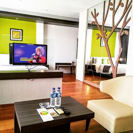 בנג'ארמאסין Hotel Victoria River View מראה חיצוני תמונה