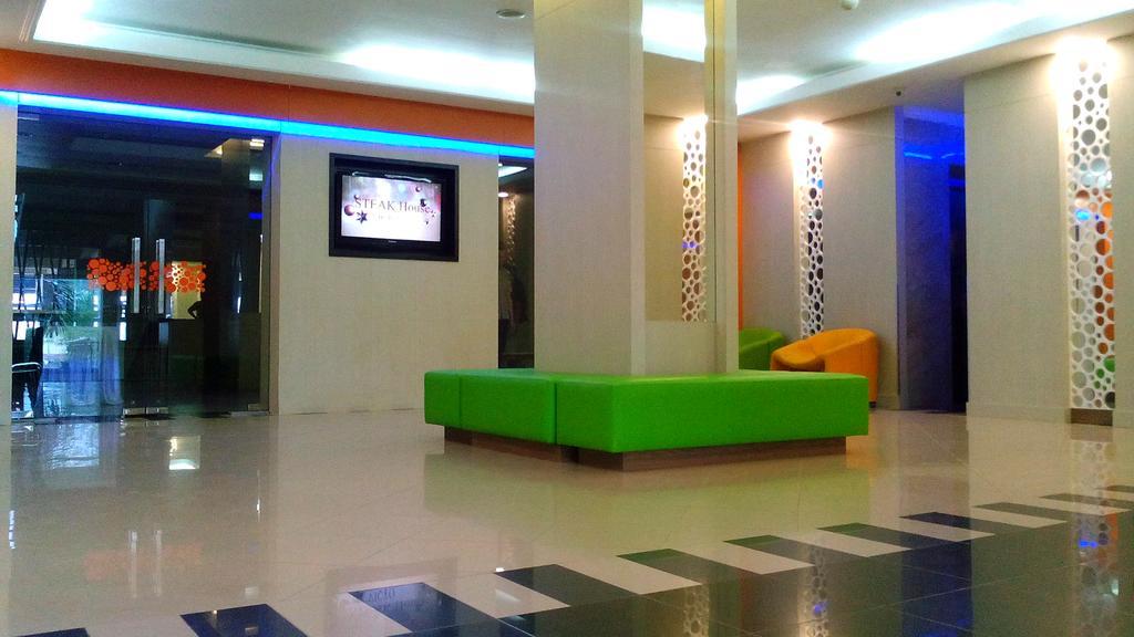 בנג'ארמאסין Hotel Victoria River View מראה חיצוני תמונה