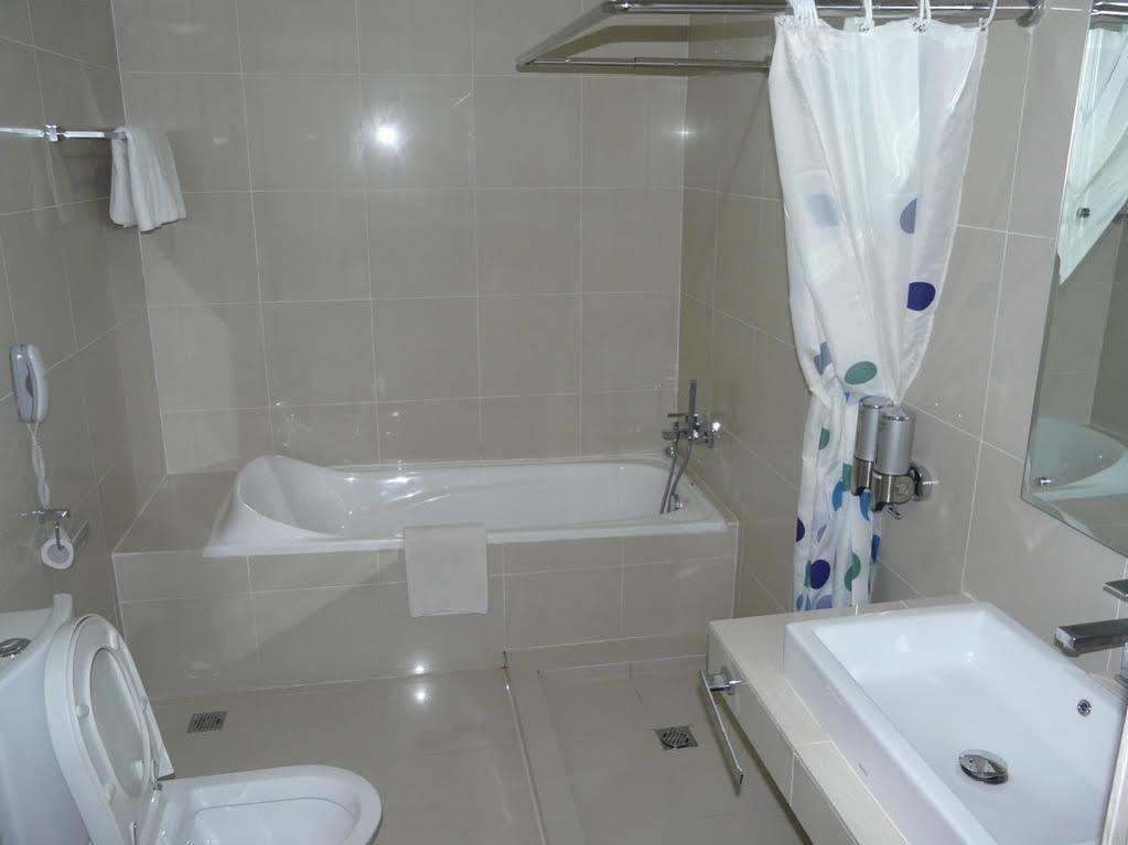 בנג'ארמאסין Hotel Victoria River View מראה חיצוני תמונה